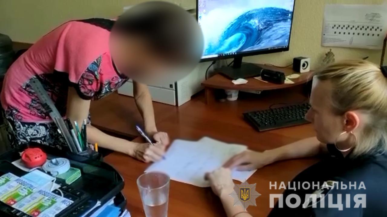 На Одещині поліцейські затримали 49-річну жінку, яка позбавила життя співмешканця