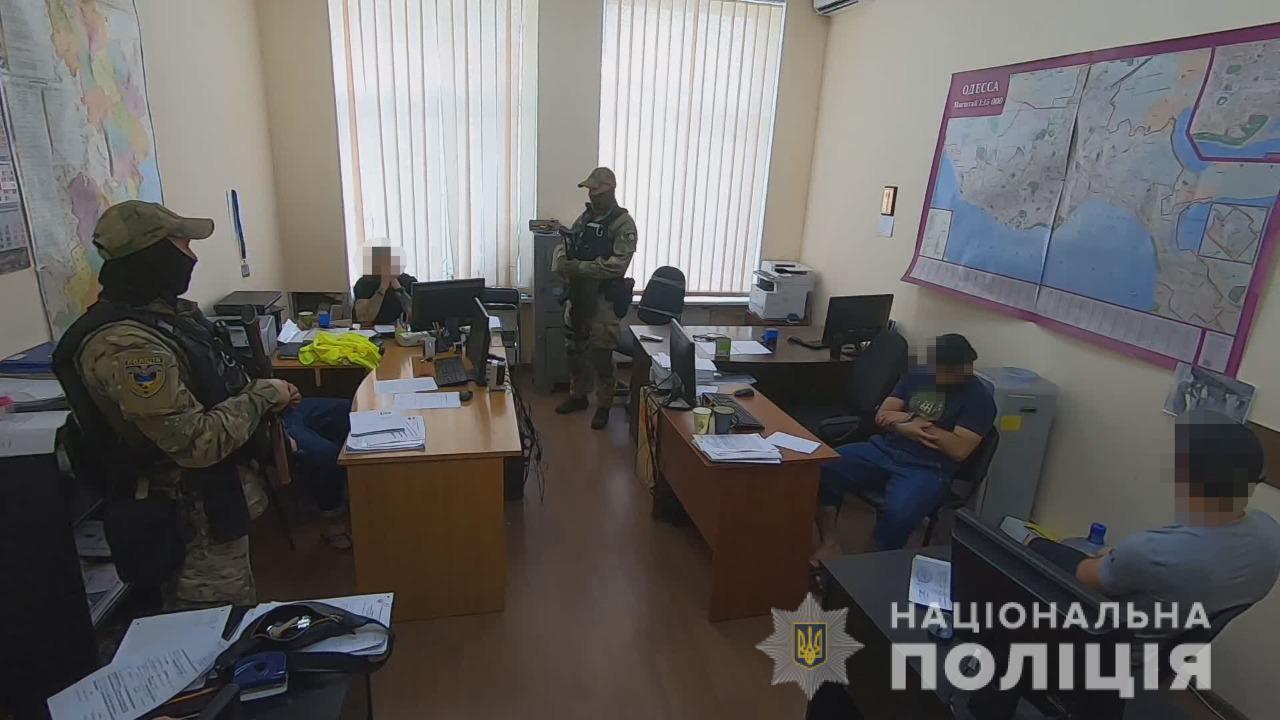 Правоохоронці Одещини продовжують боротьбу з нелегальними мігрантами та упереджують їхню злочинну діяльність у регіоні