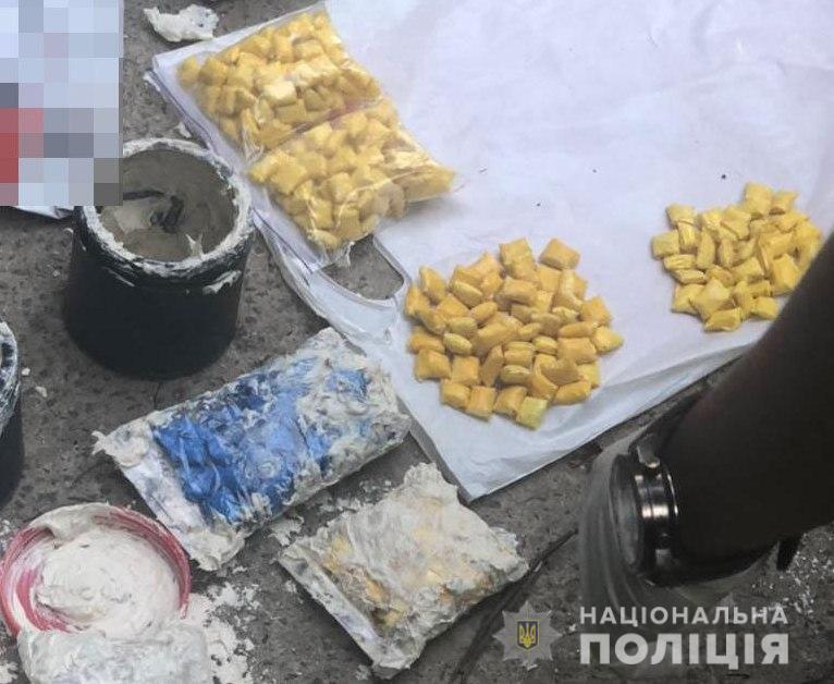 Одеські поліцейські викрили киянку в зберіганні психотропів з метою збуту