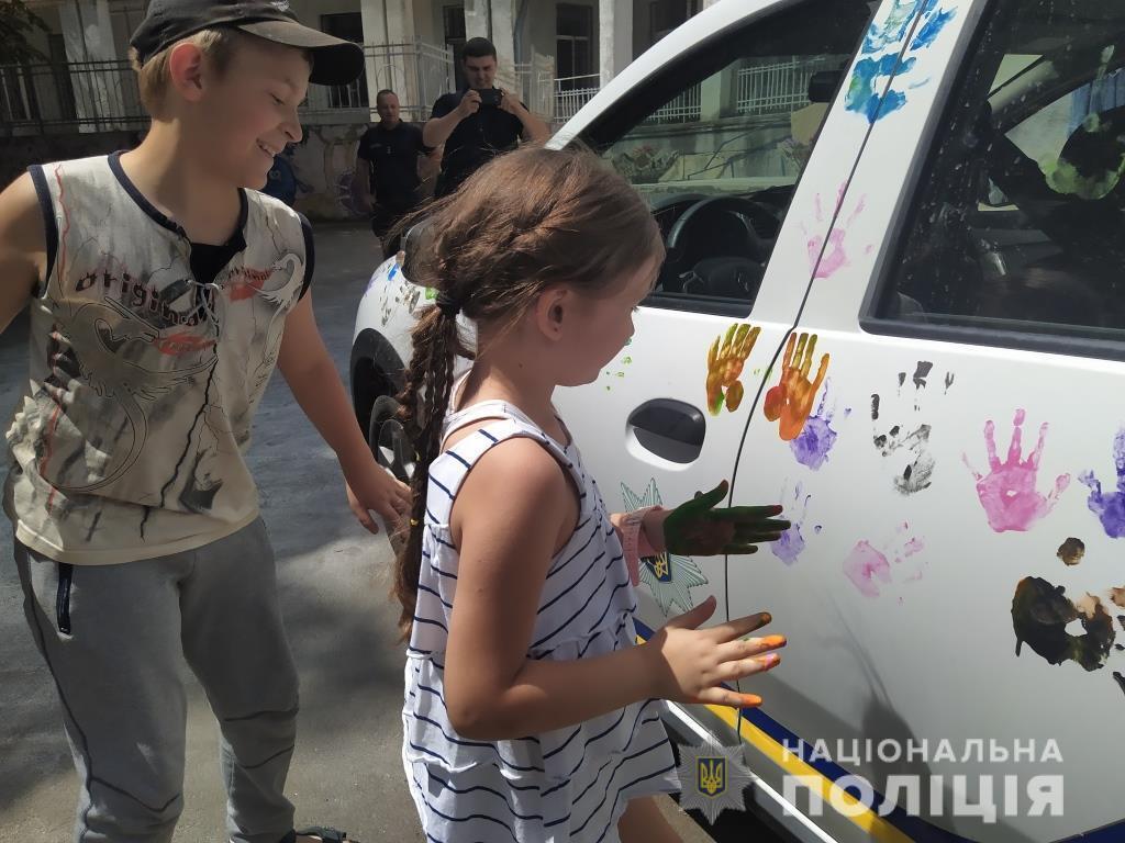 Поліцейські Одещини опікуються тим, щоб літній відпочинок дітей був безпечним