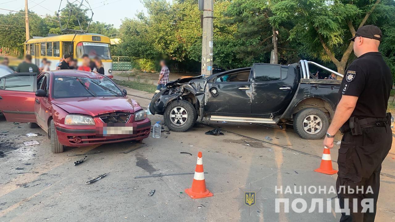 Одеські поліцейські встановлюють обставини ДТП біля Молодої Гвардії