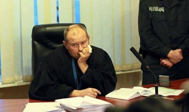  Екссуддя Микола Чаус на суді повідомив, що залишити Україну його «підмовили» адвокати.