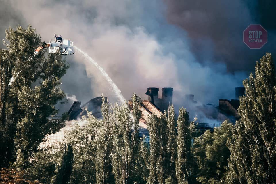 У Києві в Голосіївському районі сталася пожежа в 5-поверховому будинку Фото: ДСНС