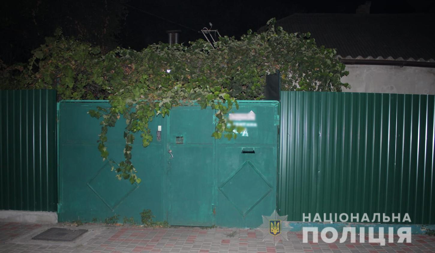 Поліцейські оперативно затримали двох чоловіків, які обікрали помешкання одеситів