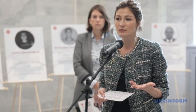 У Києві відкрили виставку, присвячену жертвам насильницьких зникнень в окупованому Криму