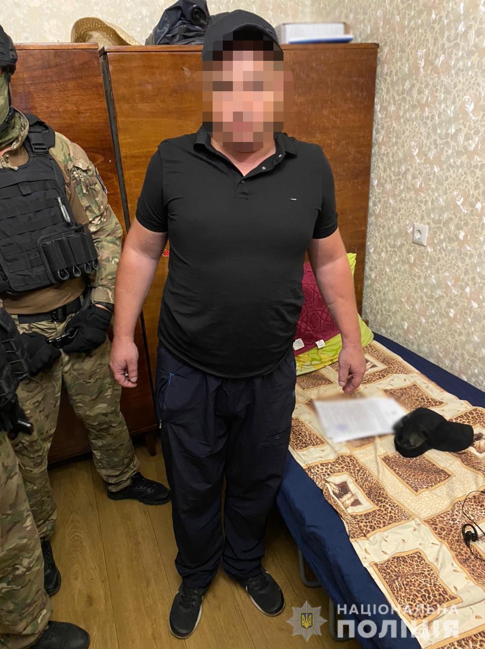 Поліцейські Одещини застерігають від шахраїв, які видурюють у людей гроші нібито на порятунок родичів
