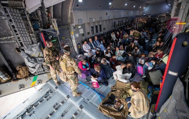  Україна евакуювала з Афганістану ще близько 400 людей Фото: GettyImages