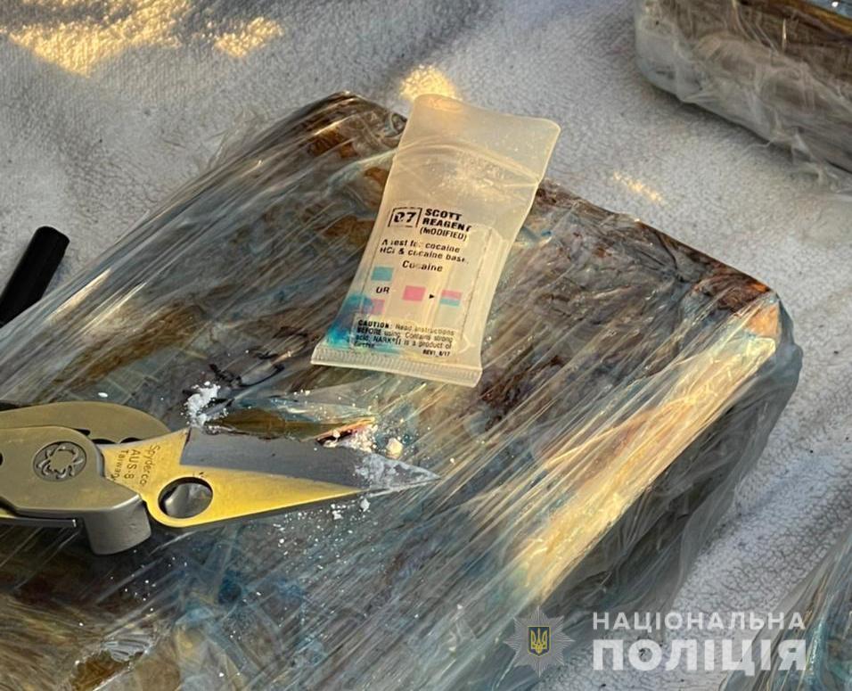 Контрабанда кокаїну на 10 млн дол. США – в Одесі затримали трьох наркодилерів