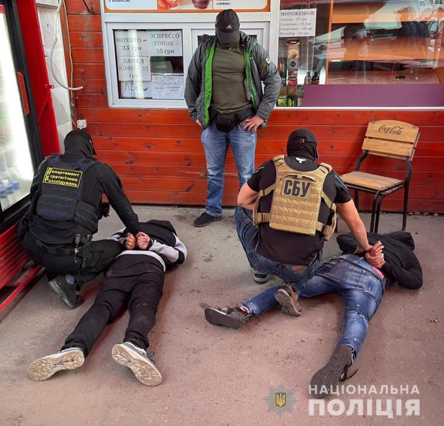Контрабанда кокаїну на 10 млн дол. США – в Одесі затримали трьох наркодилерів