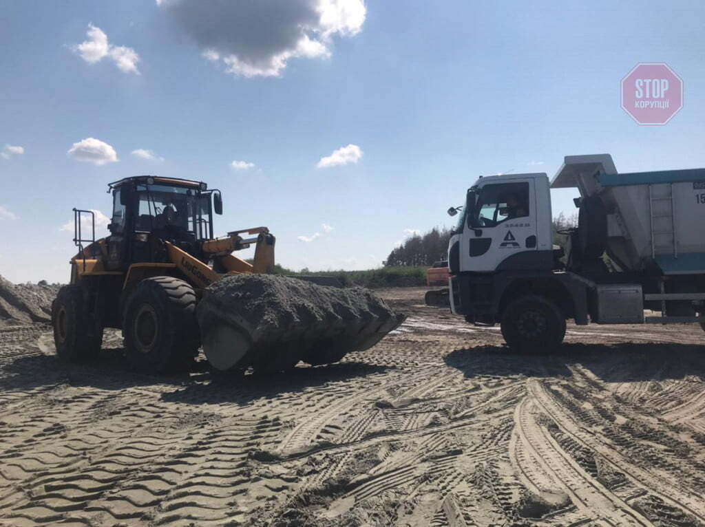 На Дніпропетровщині видобувають пісок під виглядом створення ставків Фото: СтопКор