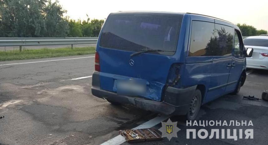 Поліцейські встановлюють обставини ДТП на автодорозі Київ-Одеса