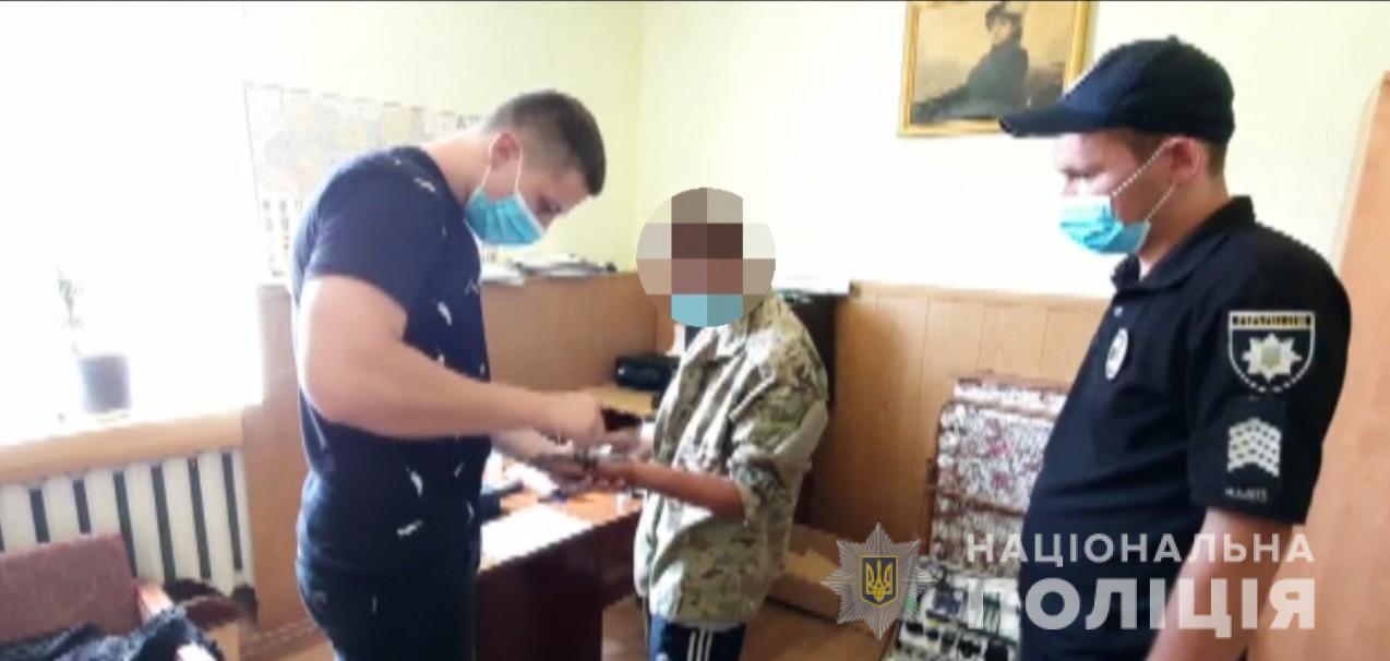 На Одещині заарештували 36-річного жителя Кіровоградської області за підозрою у вбивстві пенсіонера з Подільського району та підприємця з Вінниччини