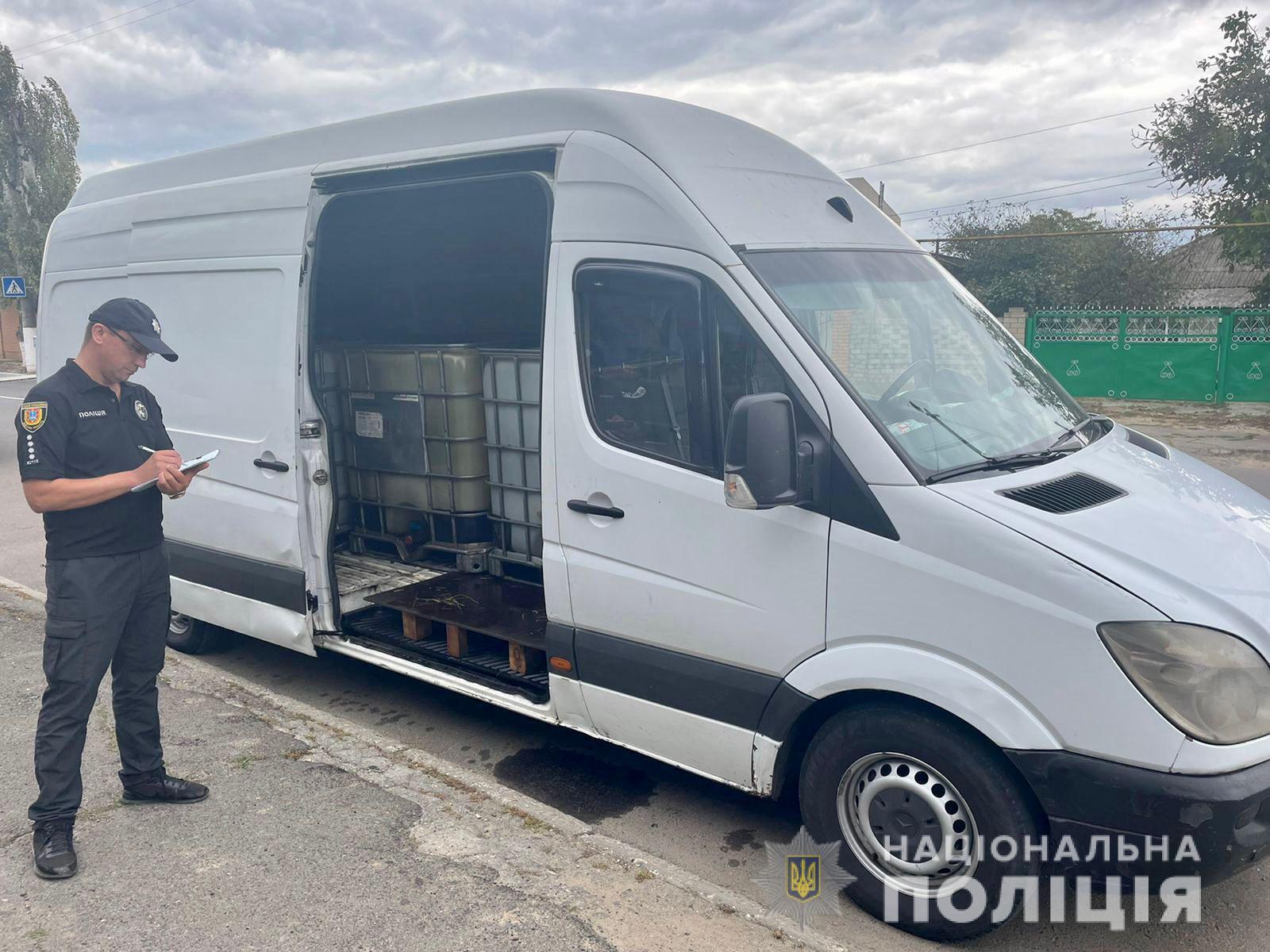Поліцейські Одещини притягують іноземця до відповідальності за незаконне перевезення чотирьох тон дизельного пального