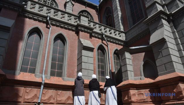 Католицька парафія просить Зеленського передати їй костел Святого Миколая у Києві