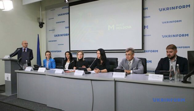 Україна та Молдова збільшуватимуть двосторонні туристичні потоки