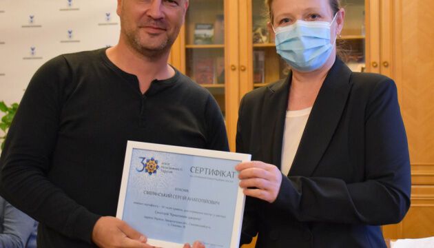 Лапутіна вручила 64 ветеранам зі складними пораненнями сертифікати на реабілітацію