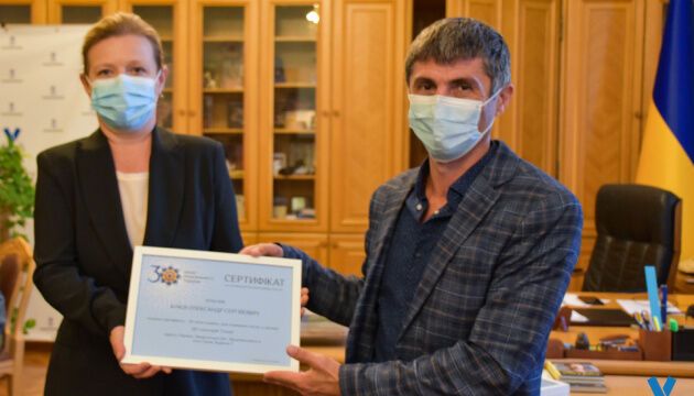 Лапутіна вручила 64 ветеранам зі складними пораненнями сертифікати на реабілітацію