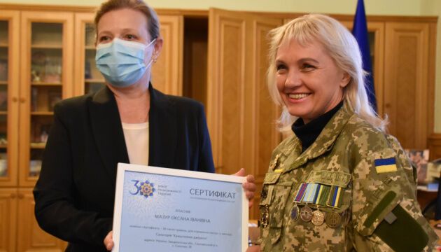 Лапутіна вручила 64 ветеранам зі складними пораненнями сертифікати на реабілітацію