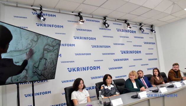 У Києві презентували перші результати проєкту з маркування туристичних «магнітів» у малих містах