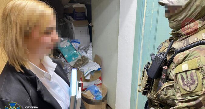  Одеська поліцейська сидітиме без права застави за крадіжку пів кг кокаїну, що були речовим доказом Фото: СБУ