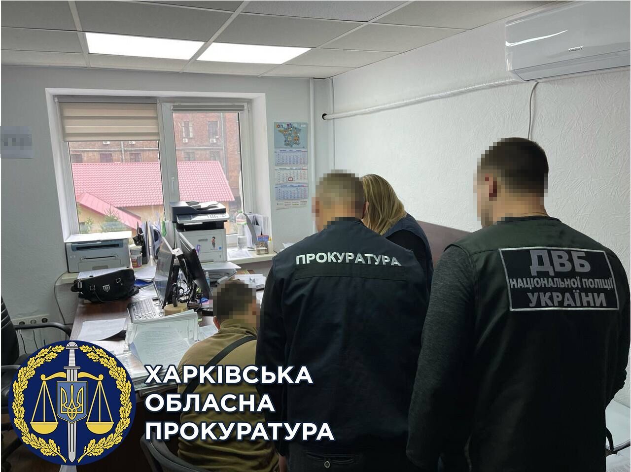 Побили та пограбували на 30 тис. грн  — повідомлено про підозру трьом патрульним (ФОТО)
