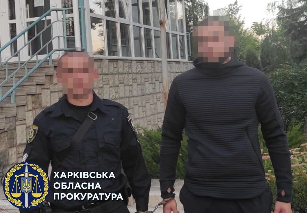 Вимагання, захоплення майна та контрабанда тютюнових виробів – повідомлено про підозру членам організованої групи (ФОТО)