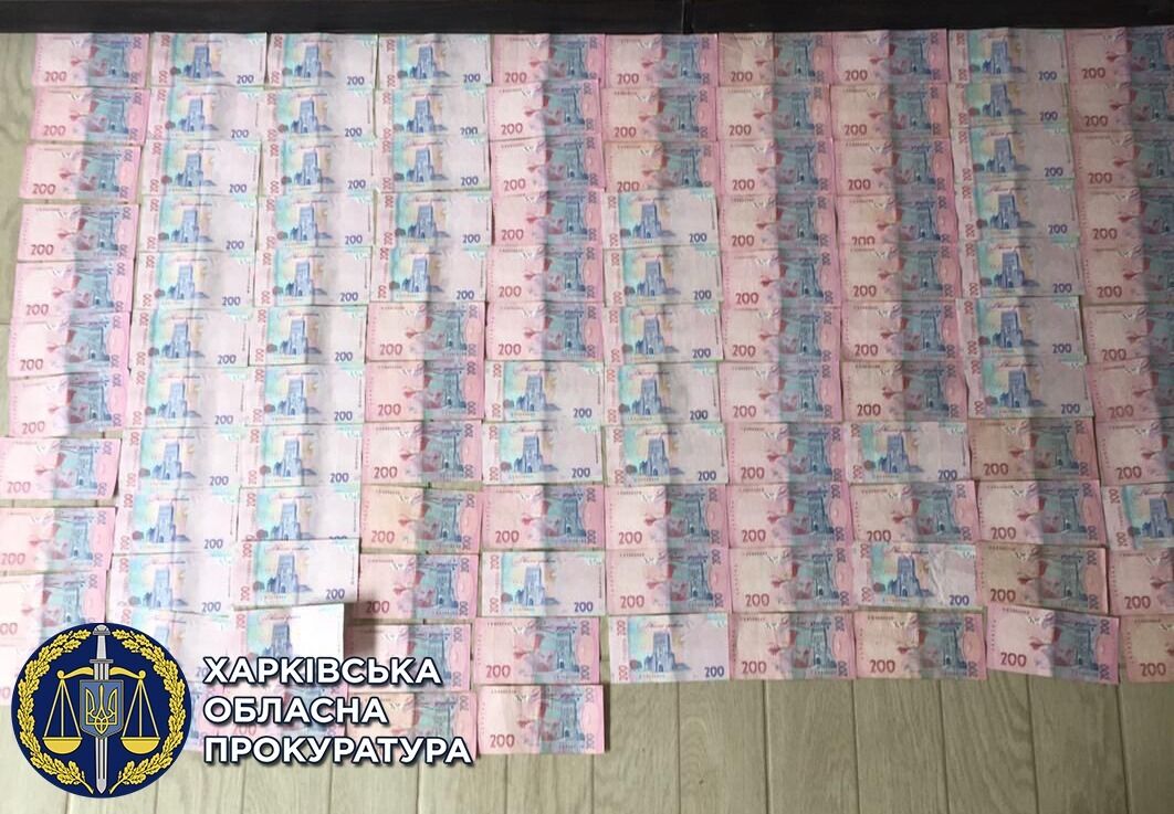 Вимагання, захоплення майна та контрабанда тютюнових виробів – повідомлено про підозру членам організованої групи (ФОТО)