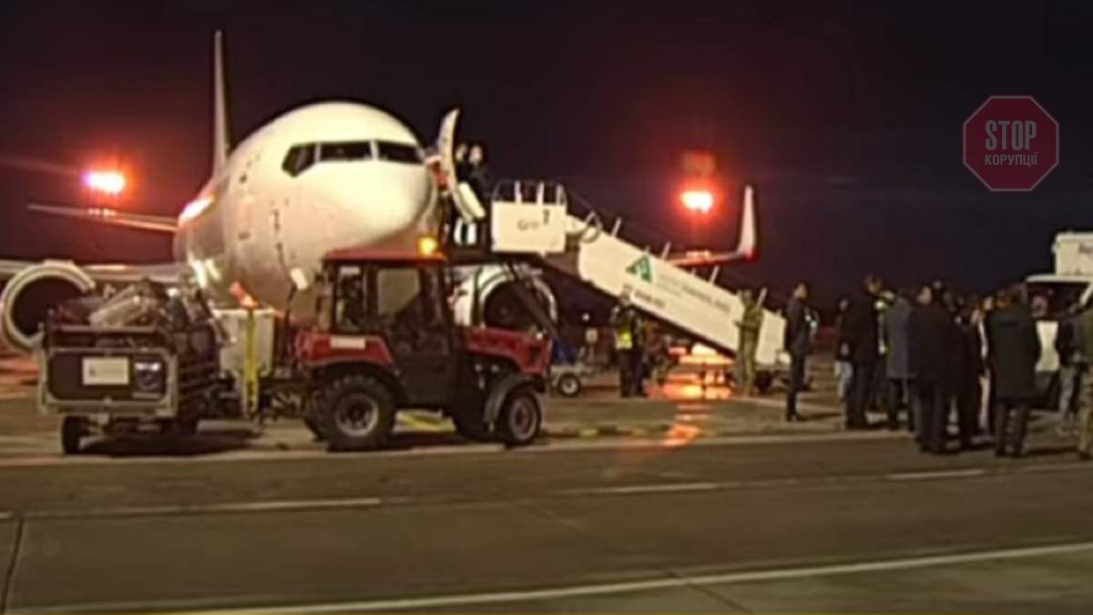  В Україну прибув рейс з евакуйованими з Афганістану Фото: скріншот