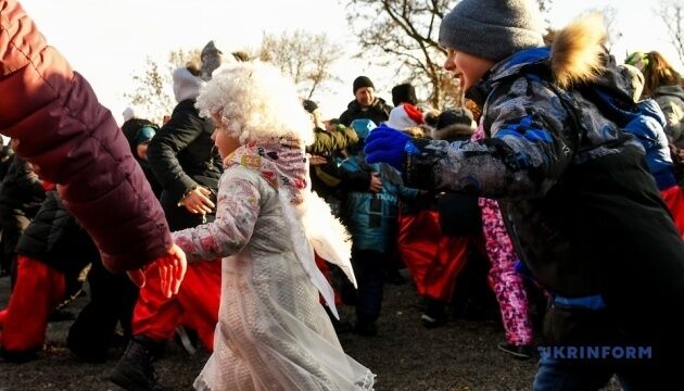 Вертепи та забави: на Хортиці провели фестиваль «Козацька коляда»