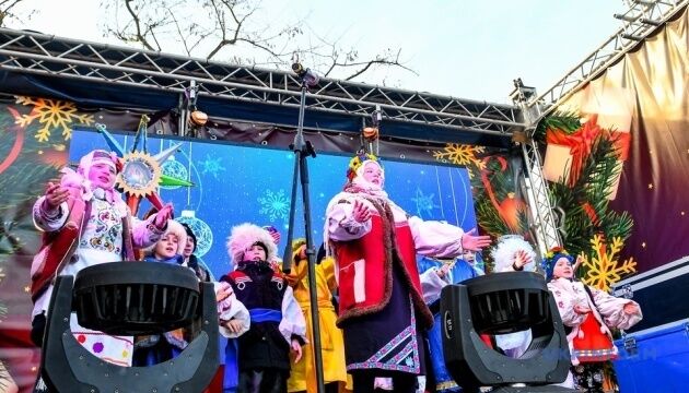 Вертепи та забави: на Хортиці провели фестиваль «Козацька коляда»