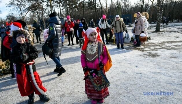 Вертепи та забави: на Хортиці провели фестиваль «Козацька коляда»