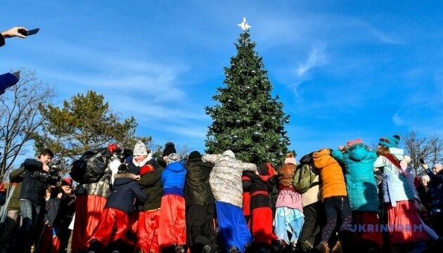 Вертепи та забави: на Хортиці провели фестиваль «Козацька коляда»