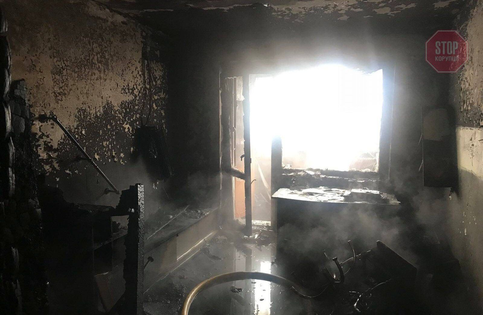  В Ужгороді спалахнула квартира Фото: ДСНС