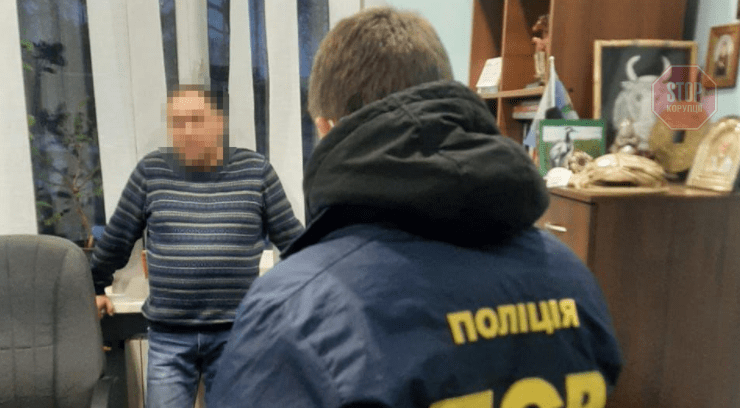  На Дніпропетровщині поліція затримала чиновника за хабар Фото: Нацполіція