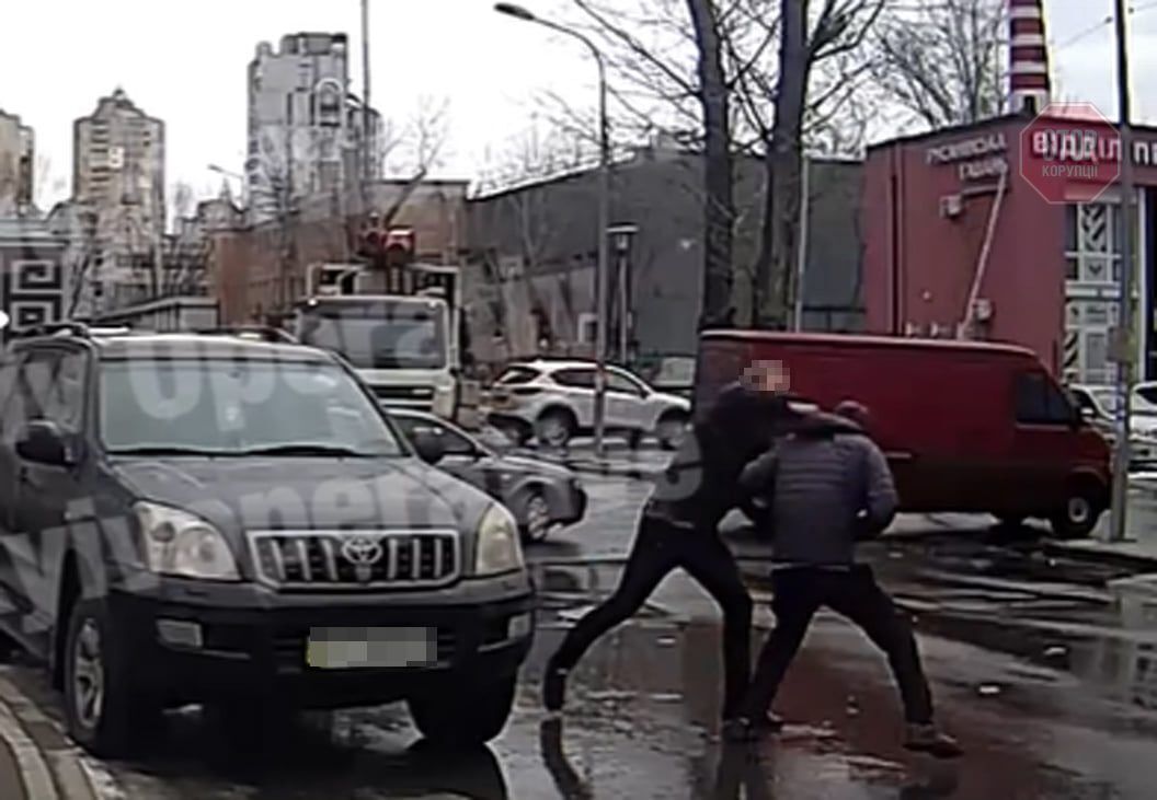  У Києві водій сильно побив перехожого за зауваження Фото: Київська міська прокуратура