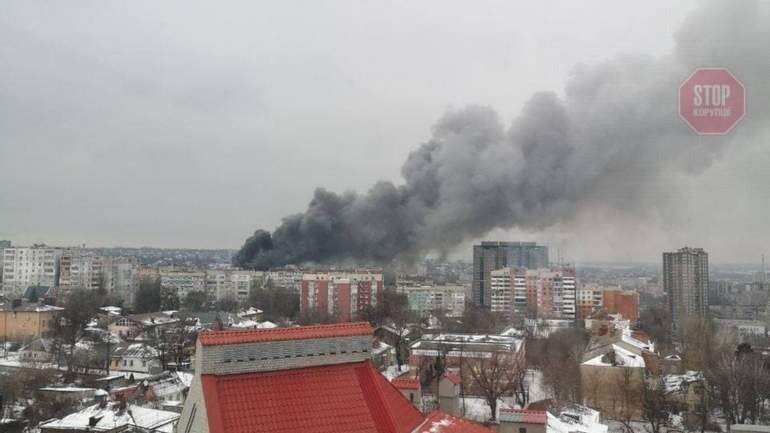  У Дніпрі горить офіс ''АТБ'' Фото: Telegram