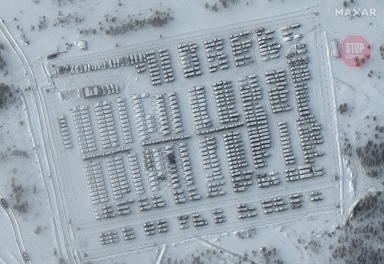  Супутники зробили нові знімки російських військ уздовж українських кордонів Фото: скріншот