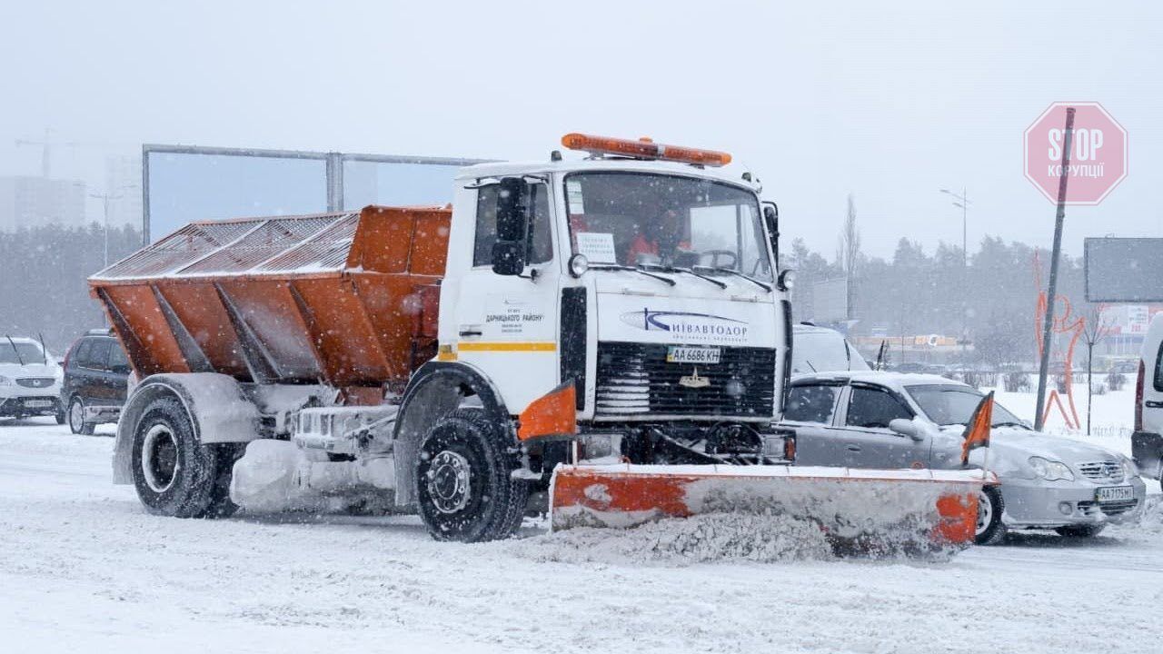  Київ обмежить в'їзд вантажівок через снігопад Фото: скріншот