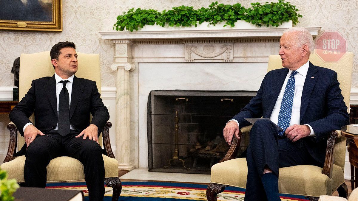  Президент України Володимир Зеленський і президент США Джо Байден Фото Doug Mills-Pool/Getty Images