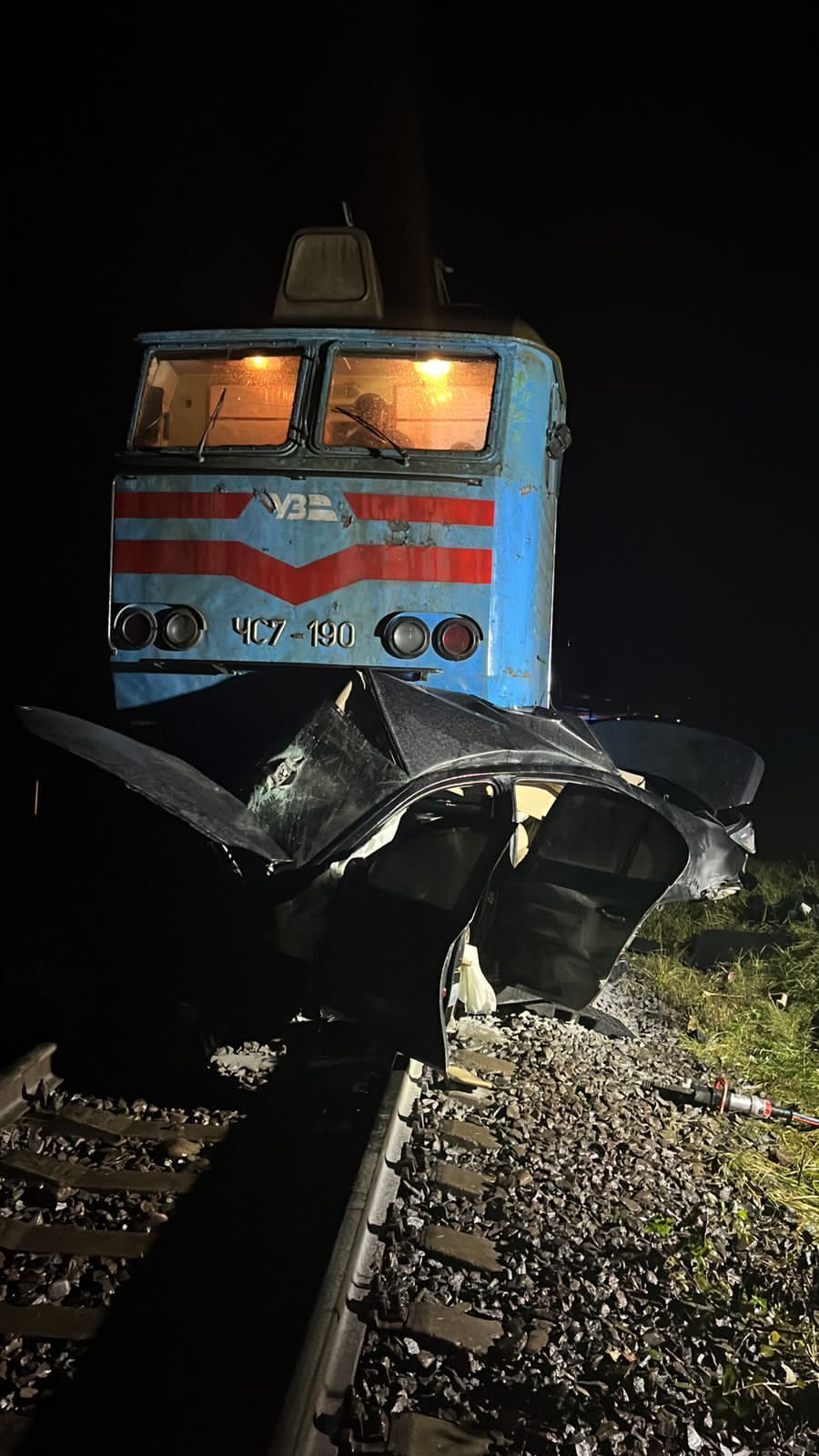 На Львовщине произошло смертельное ДТП: в ''БМВ'' врезался поезд (фото)