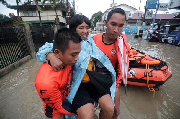Тропічний шторм ''Налгає'' обрушився на Філіппіни: загинуло близько 100 осіб (фото) 