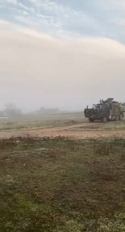 ЗСУ показали колону британських MRAP ''Wolfhound'': рухаються полями Херсонщини (відео)