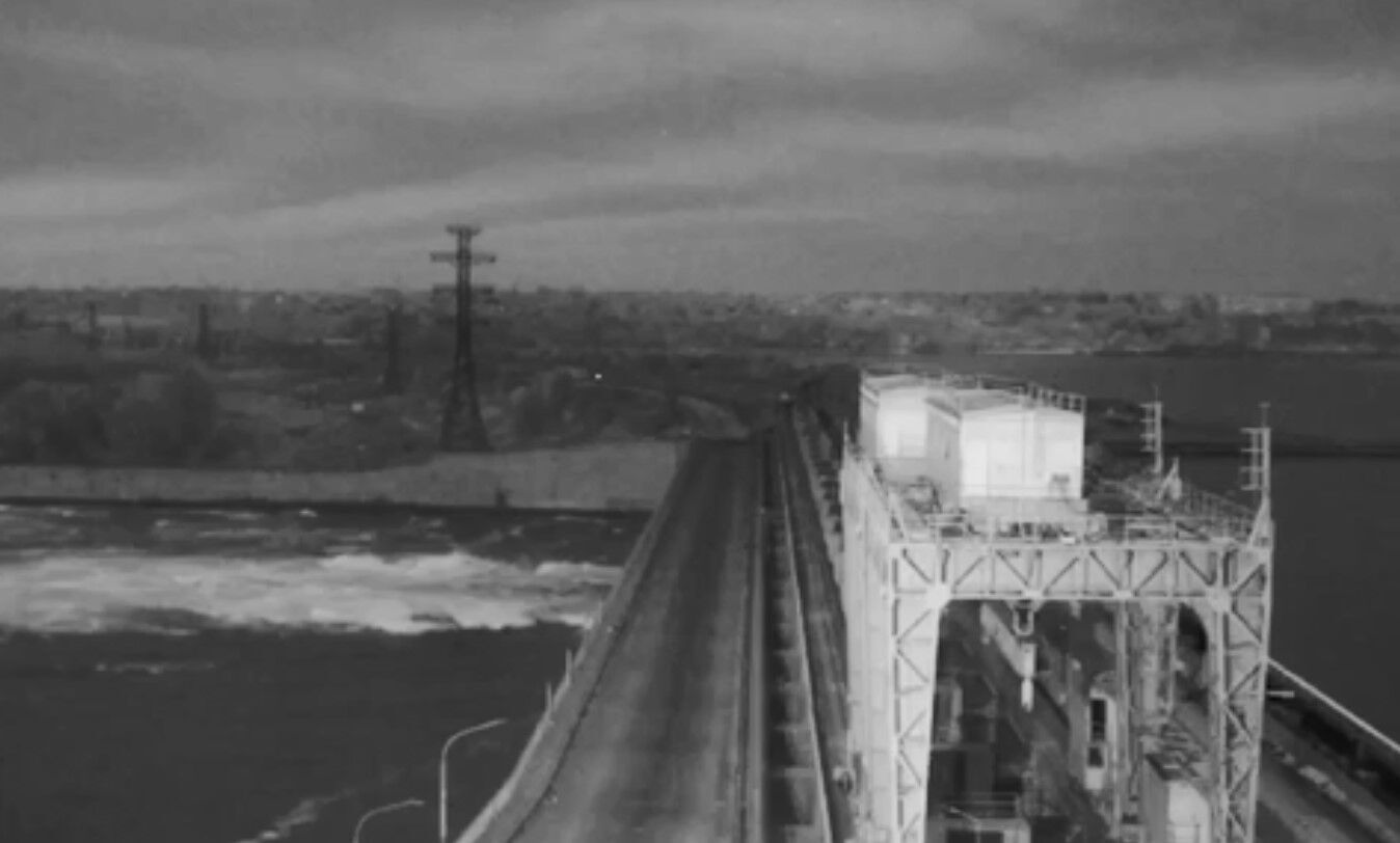 Обнародованы кадры подрыва моста на Каховской ГЭС (видео)