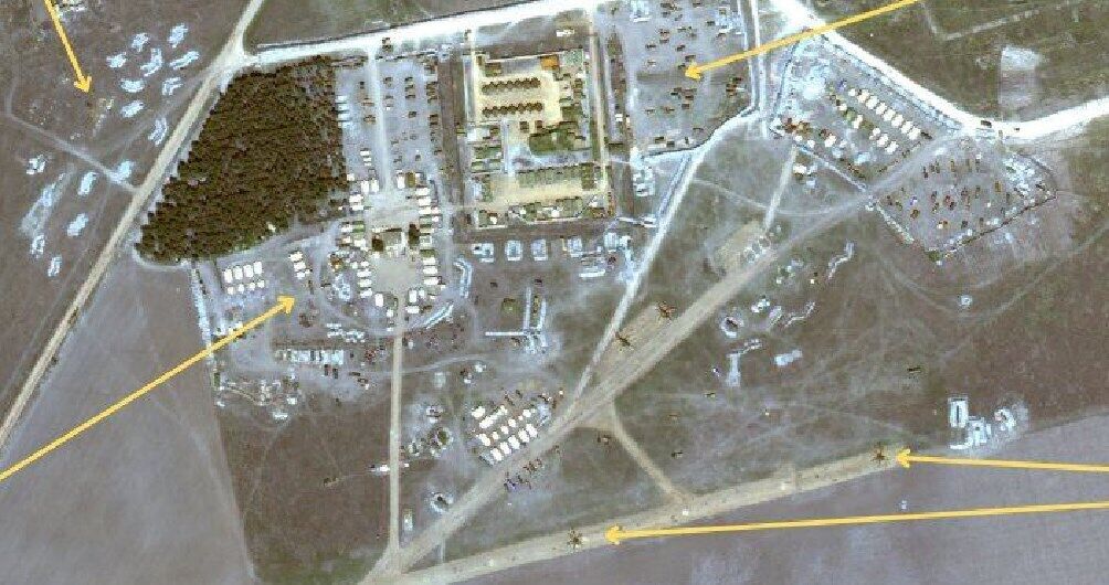 В оккупированной Чаплинке ночью загорелся аэродром: продолжается детонация – что известно