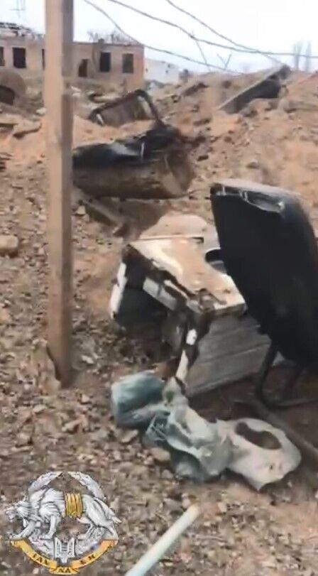 ВСУ показали ''трофеи'': бронежилеты ''кадыровцев'' и стиральные машины на позициях рф (фото, видео)