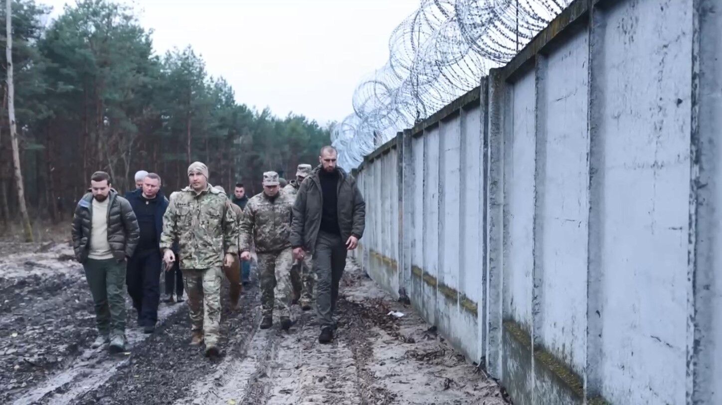 Офіс Президента показав 3 км стіни з Білоруссю: з такими темпами – закінчать через 40 років (відео)