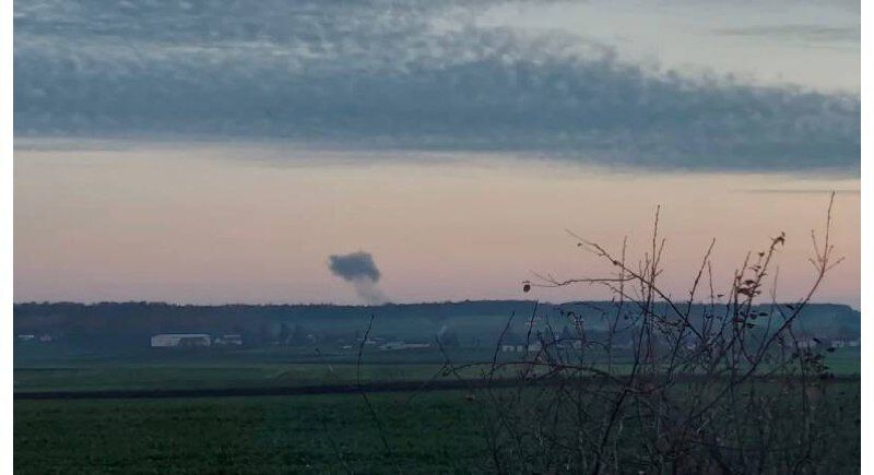 Стовп диму після падіння ракети на території Польщі