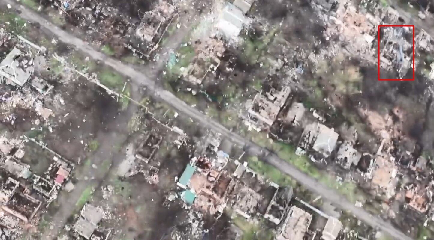 Бійці ЗСУ показали сутичку двох дронів - українського та рф (відео)