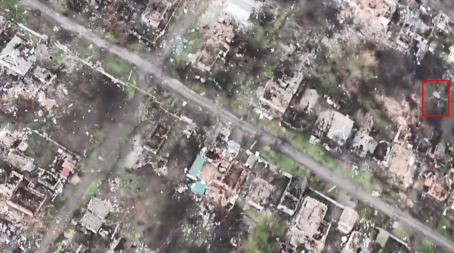Бойцы ВСУ показали схватку двух дронов - украинского и рф (видео)