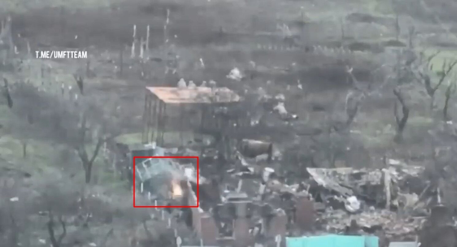 Бойцы ВСУ показали удар под Бахмутом: по армии рф работает гранатомет Mk19 (видео)
